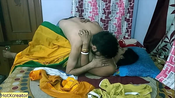 Indian hot Milf aunty vs hot teen!! Indian sex with hindi audio